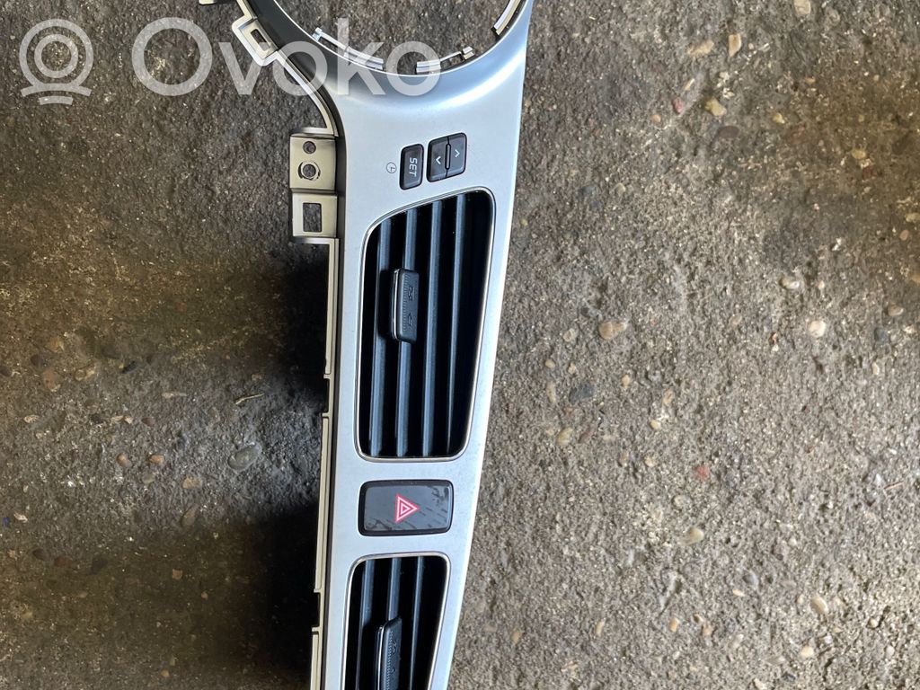 KIA Ceed Dash center air vent grill 