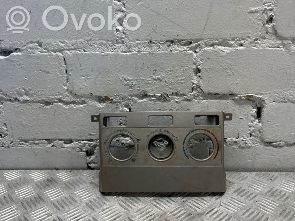 Toyota Corolla Verso E121 Console centrale, commande chauffage/clim 
