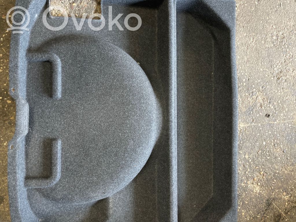 Volvo XC60 Spare wheel section trim 
