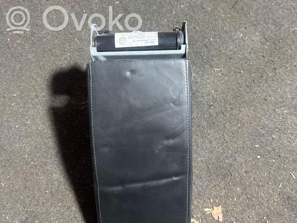 Volkswagen PASSAT B6 Reposabrazos 