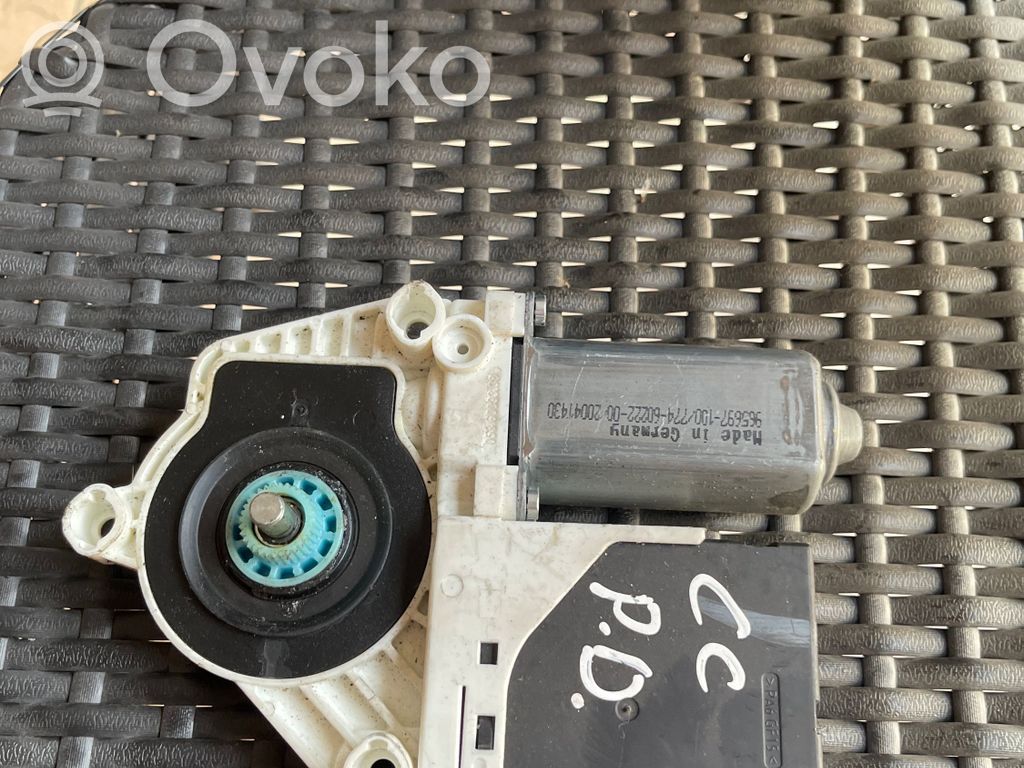 Volkswagen PASSAT CC Silnik regulatora szyby drzwi przednich 