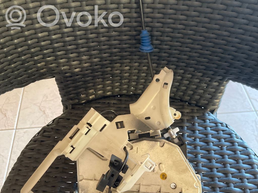 Volkswagen PASSAT CC Zamek drzwi tylnych 