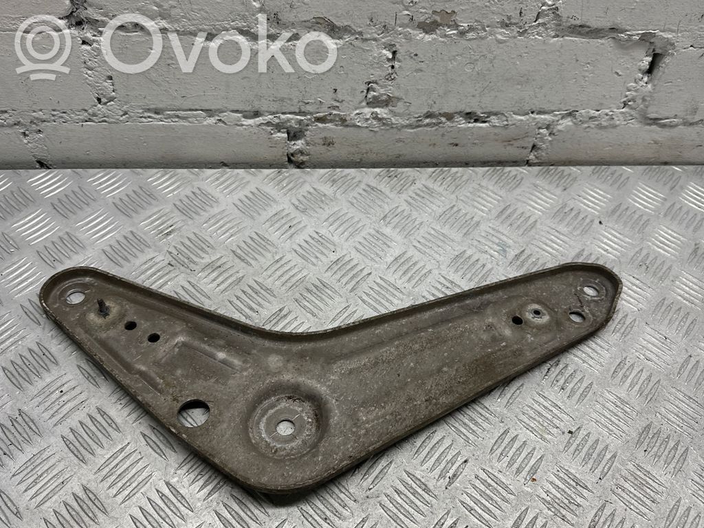 BMW X5 F15 Cits aizmugures šasijas elements 