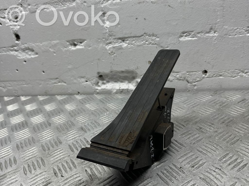 Mercedes-Benz E W212 Accelerator throttle pedal 