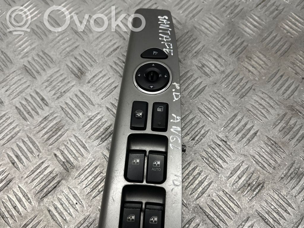 Hyundai Santa Fe Electric window control switch 