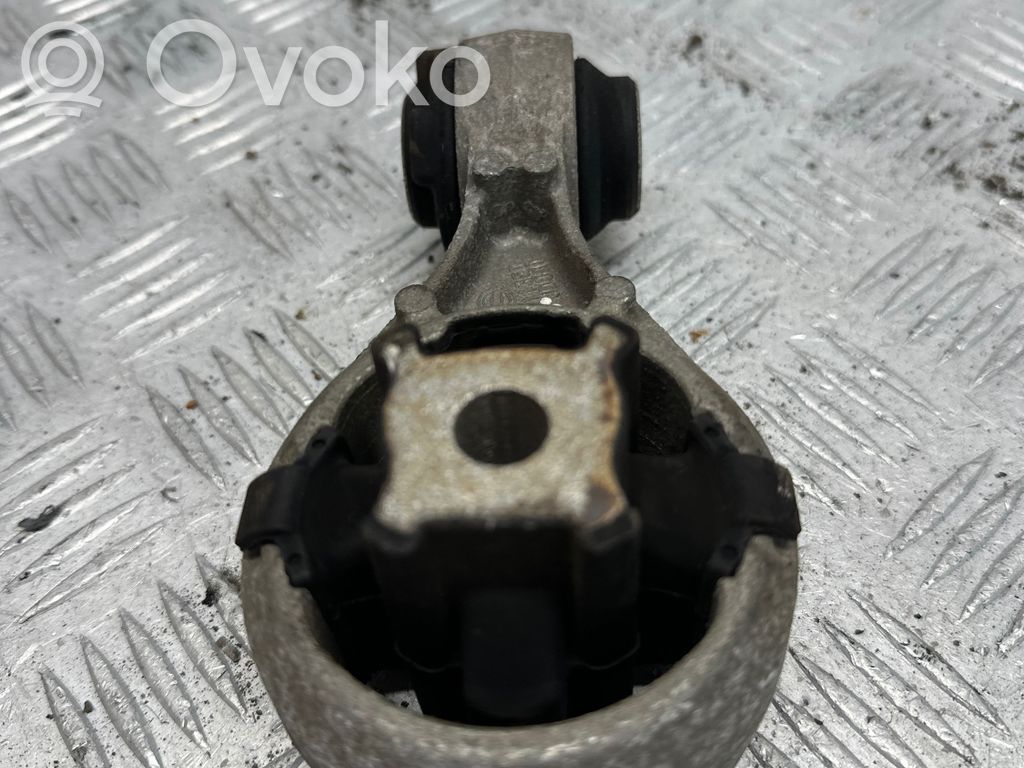 Nissan Qashqai Engine mount bracket 