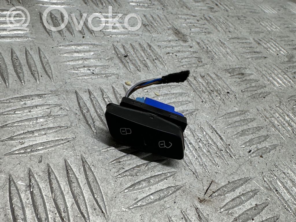Volkswagen PASSAT B7 Central locking switch button 