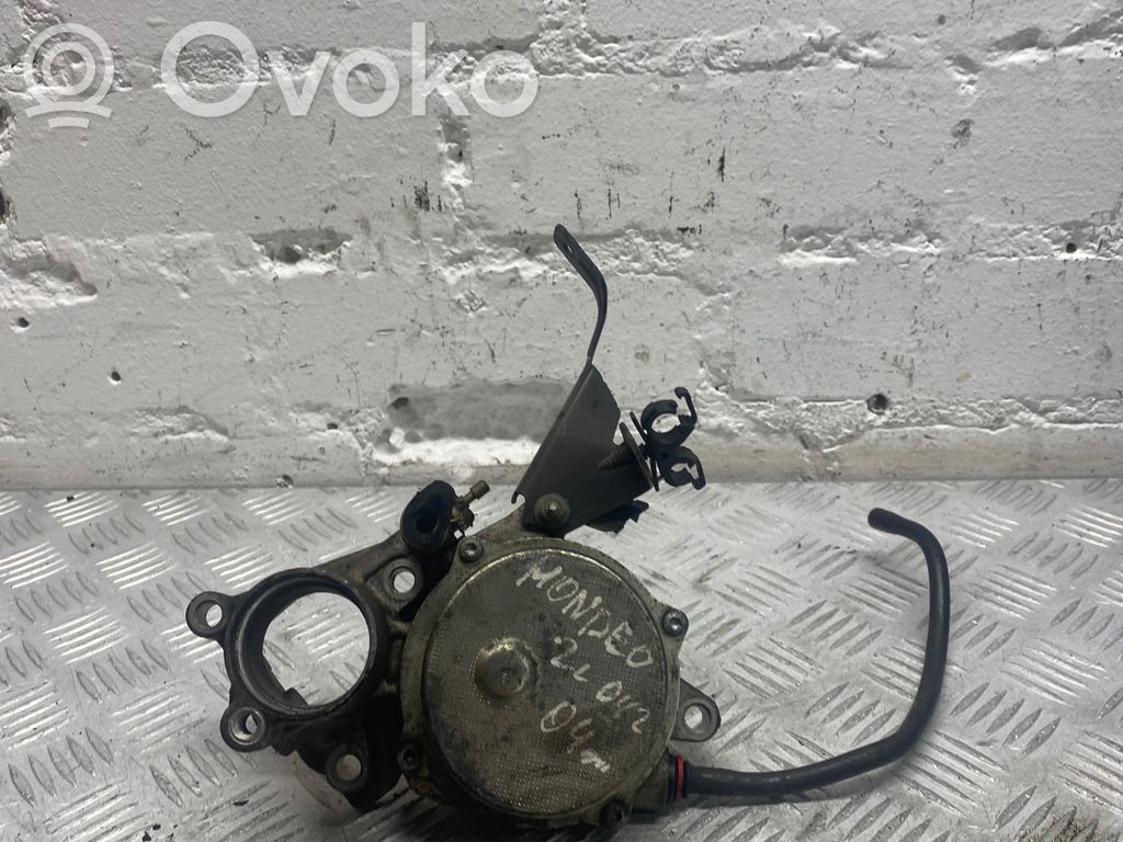 Ford Mondeo Mk III Vacuum pump 