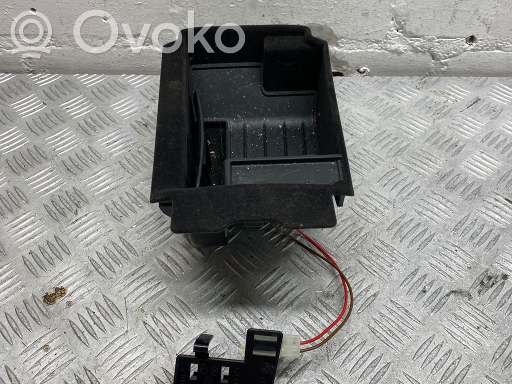 BMW 7 G11 G12 Wireless charging module 