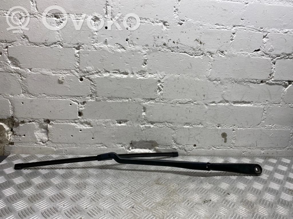 BMW 7 G11 G12 Brazo del limpiaparabrisas delantero 