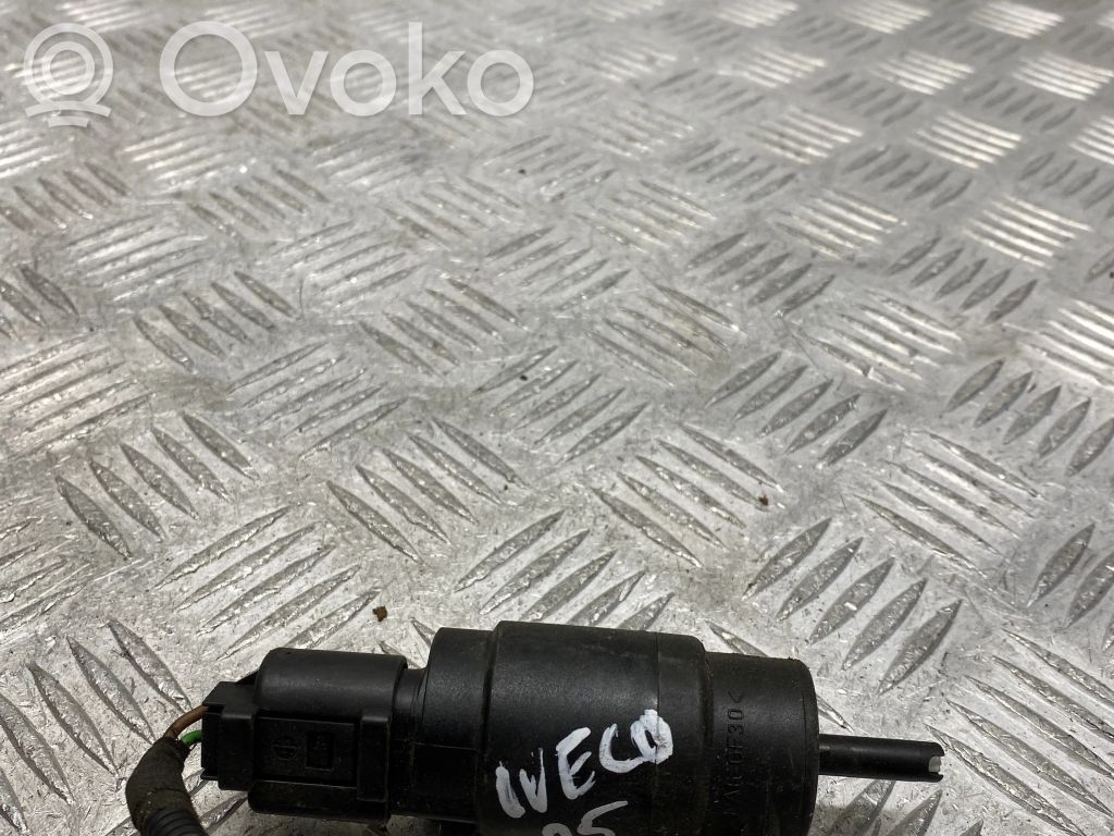 Iveco Daily 30.8 - 9 Windscreen/windshield washer pump 