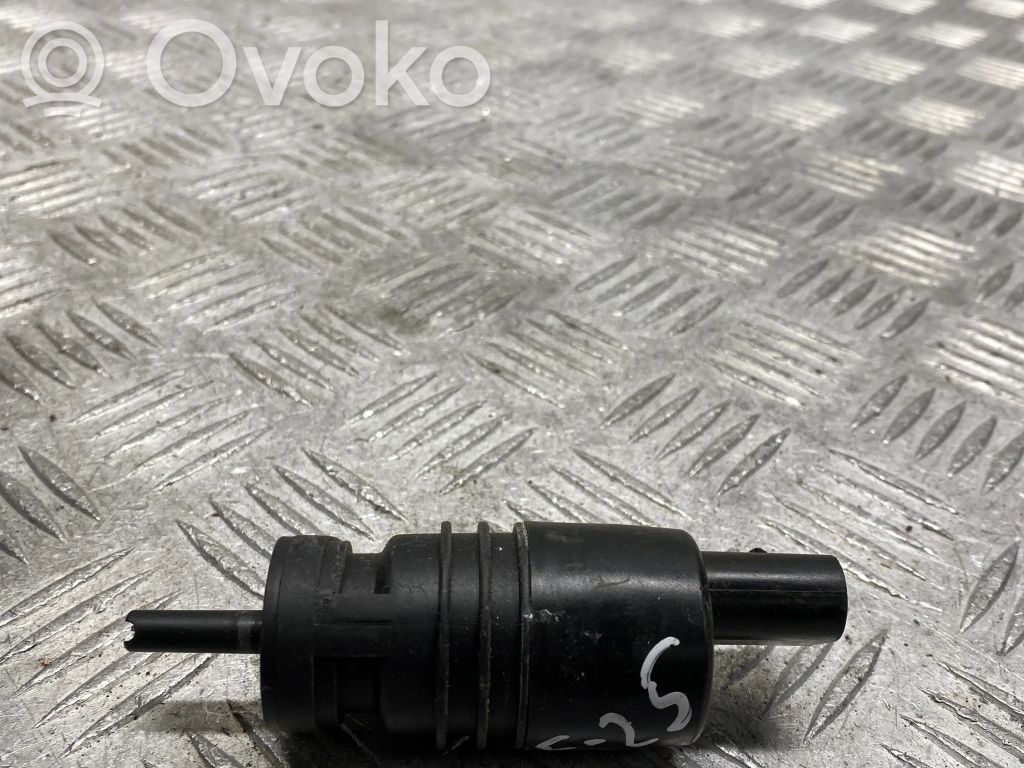 BMW X3 F25 Windscreen/windshield washer pump 