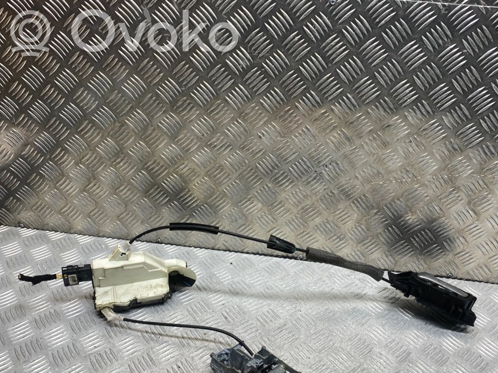 Citroen C5 Front door lock 