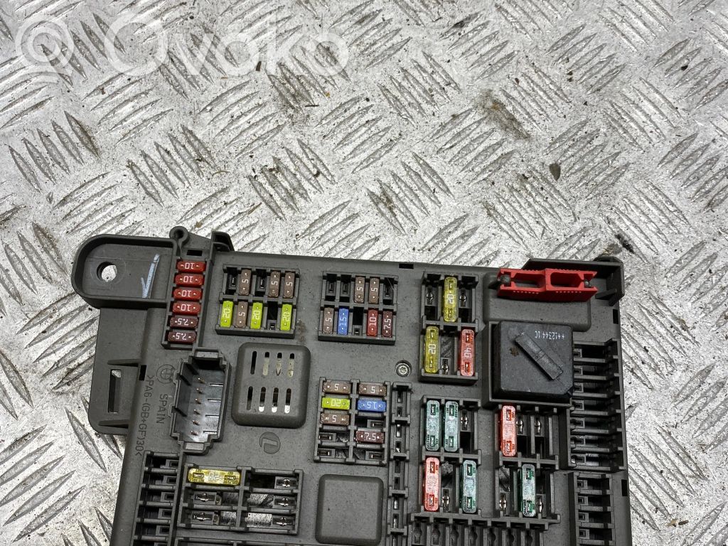 BMW X5 E70 Fuse module 