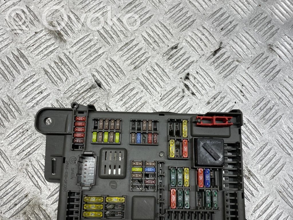 Fuse module   693168704