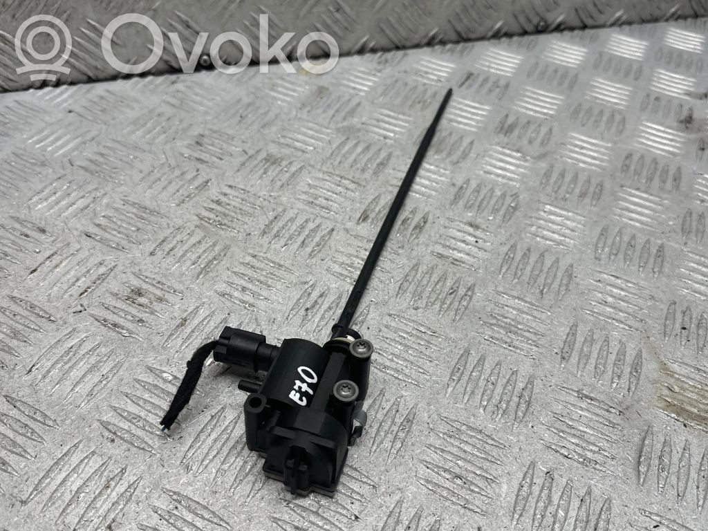 BMW X5 E70 Fuel tank cap lock 