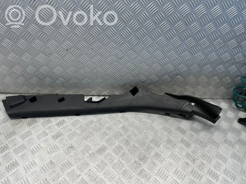 Mazda 6 Garniture de marche-pieds arrière 