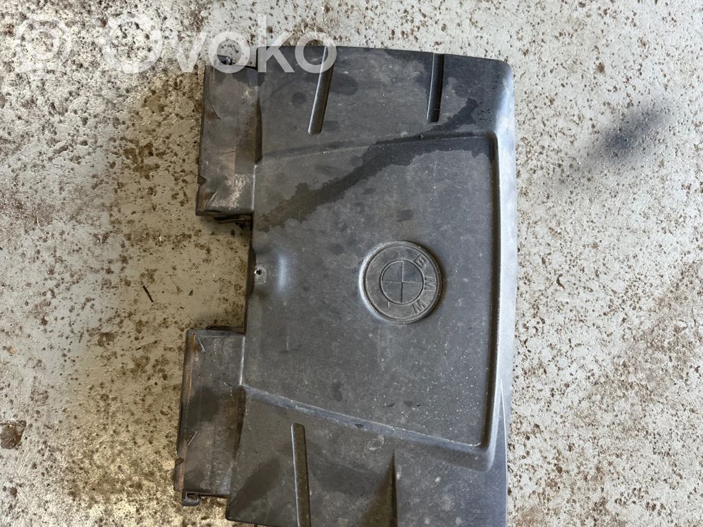 BMW 3 E90 E91 Air intake duct part 