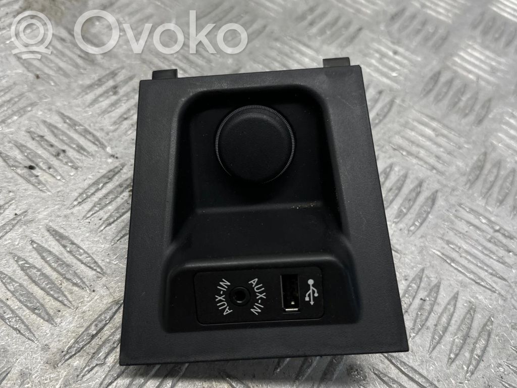 Enchufe conector USB   9390526