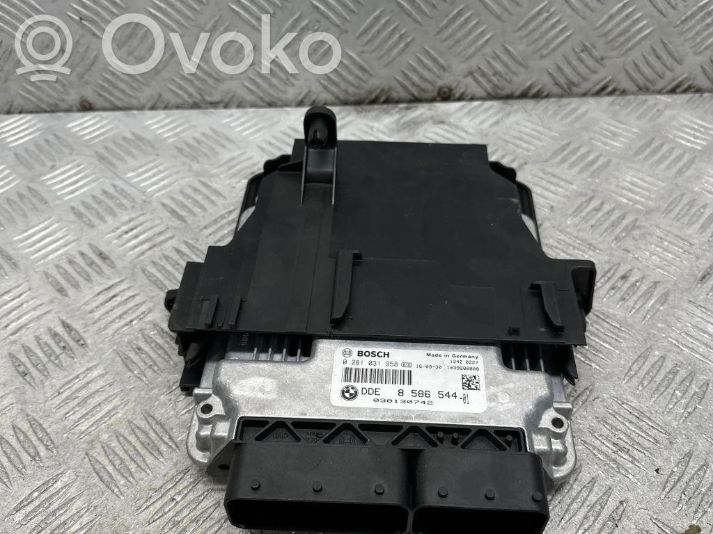 Engine control unit/module   8586544,030130742,0281031958
