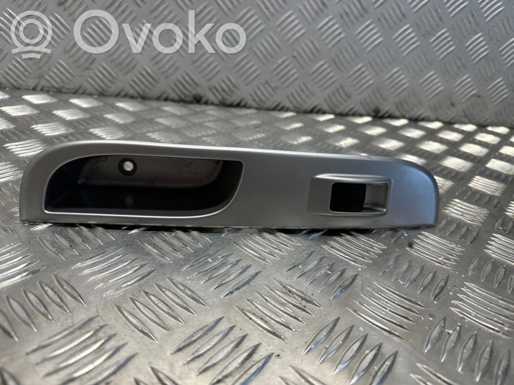 Mitsubishi L200 Electric window control switch 