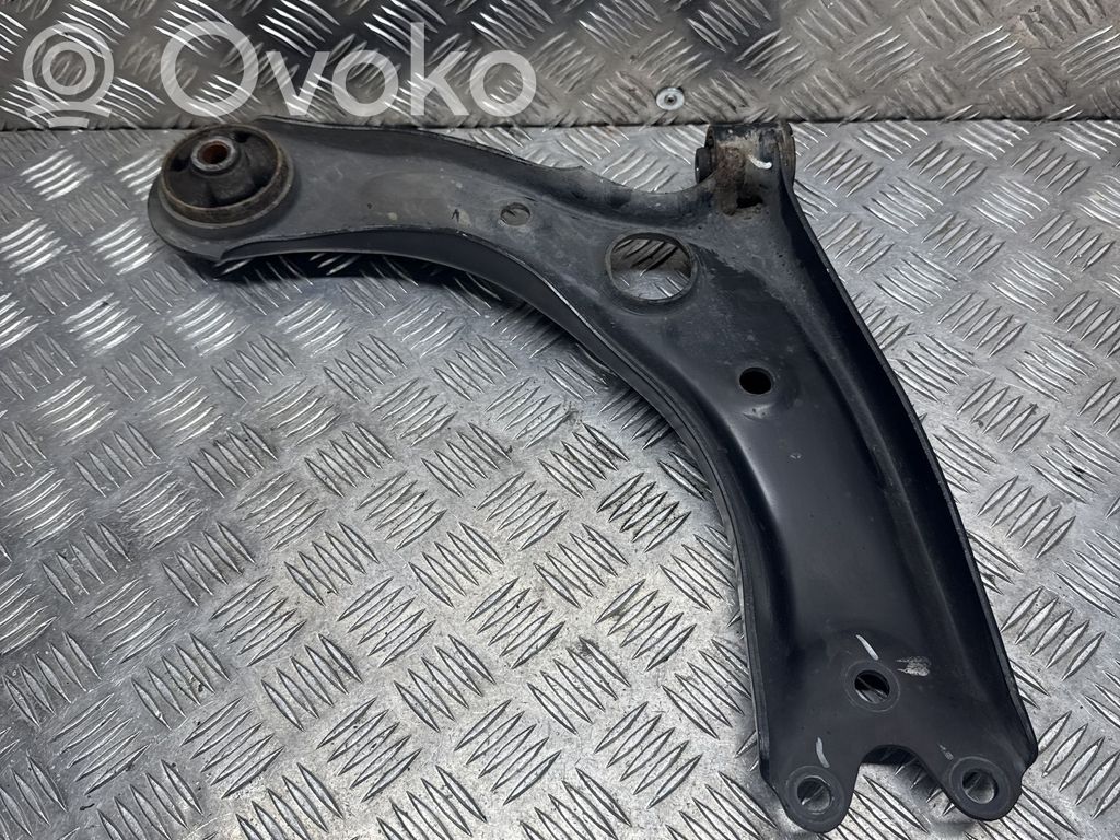 KIA Sportage Front lower control arm/wishbone 