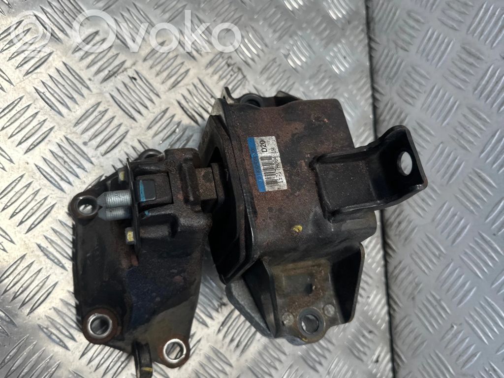 KIA Sportage Engine mount bracket 