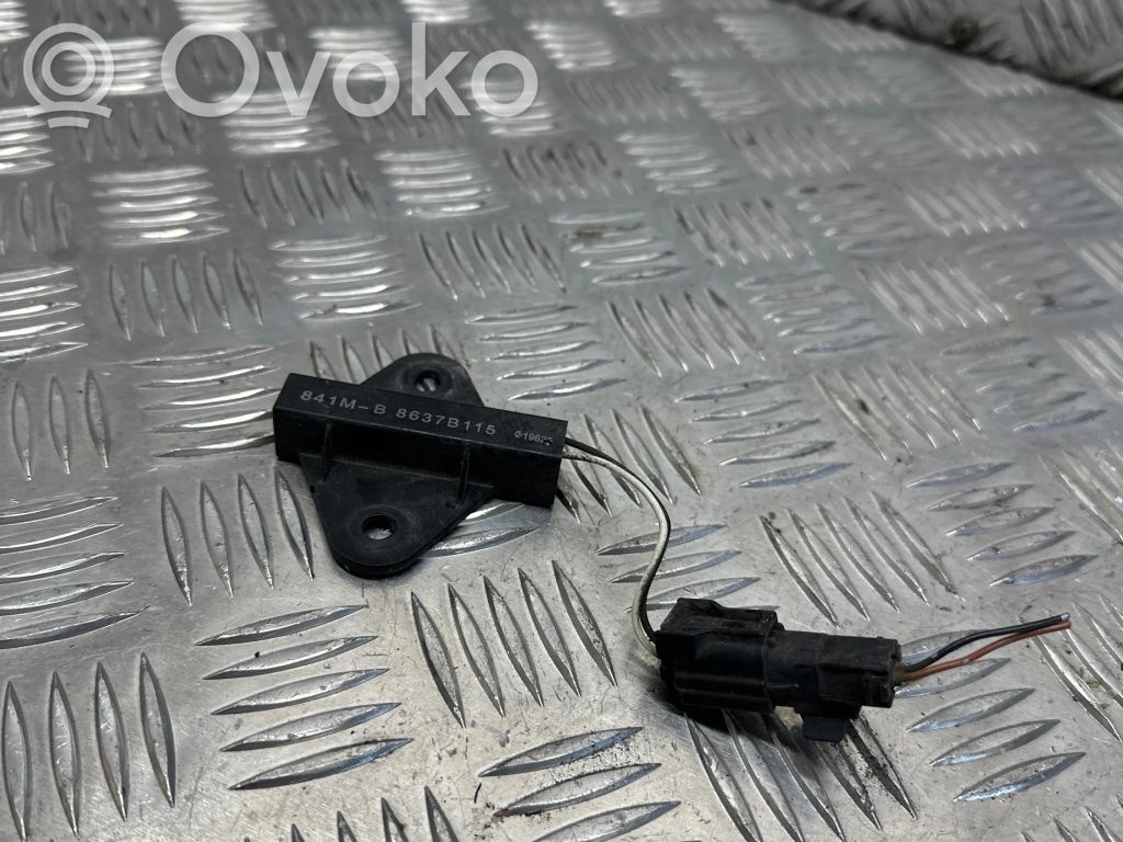 Mitsubishi Outlander Aerial antenna amplifier 
