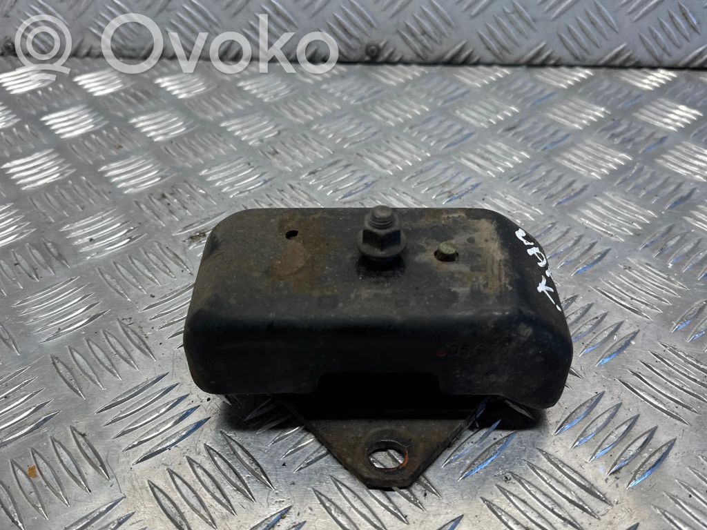 Mitsubishi L200 Engine mount bracket 