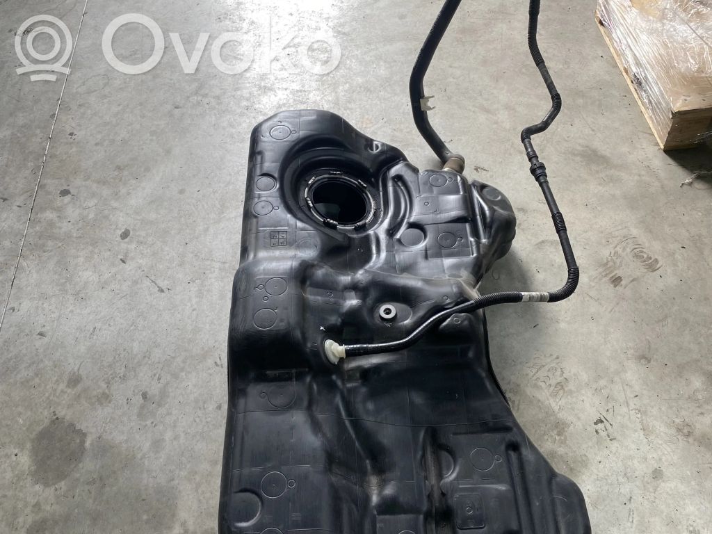 BMW 7 G11 G12 Degvielas tvertne 