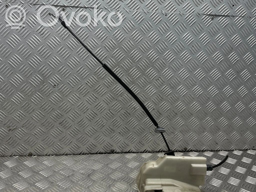 Volkswagen Touran II Front door lock 