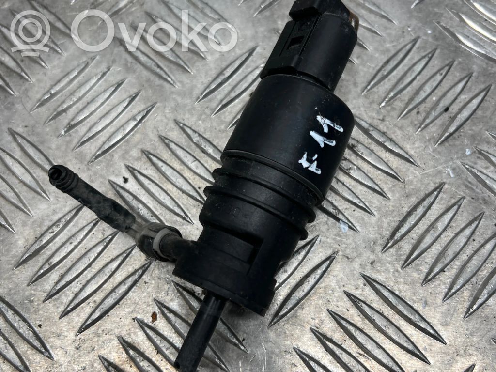 BMW 5 F10 F11 Windscreen/windshield washer pump 