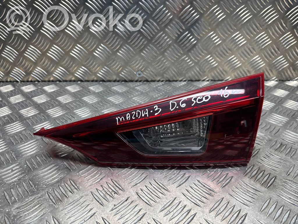 Mazda 3 III Galinis žibintas dangtyje 