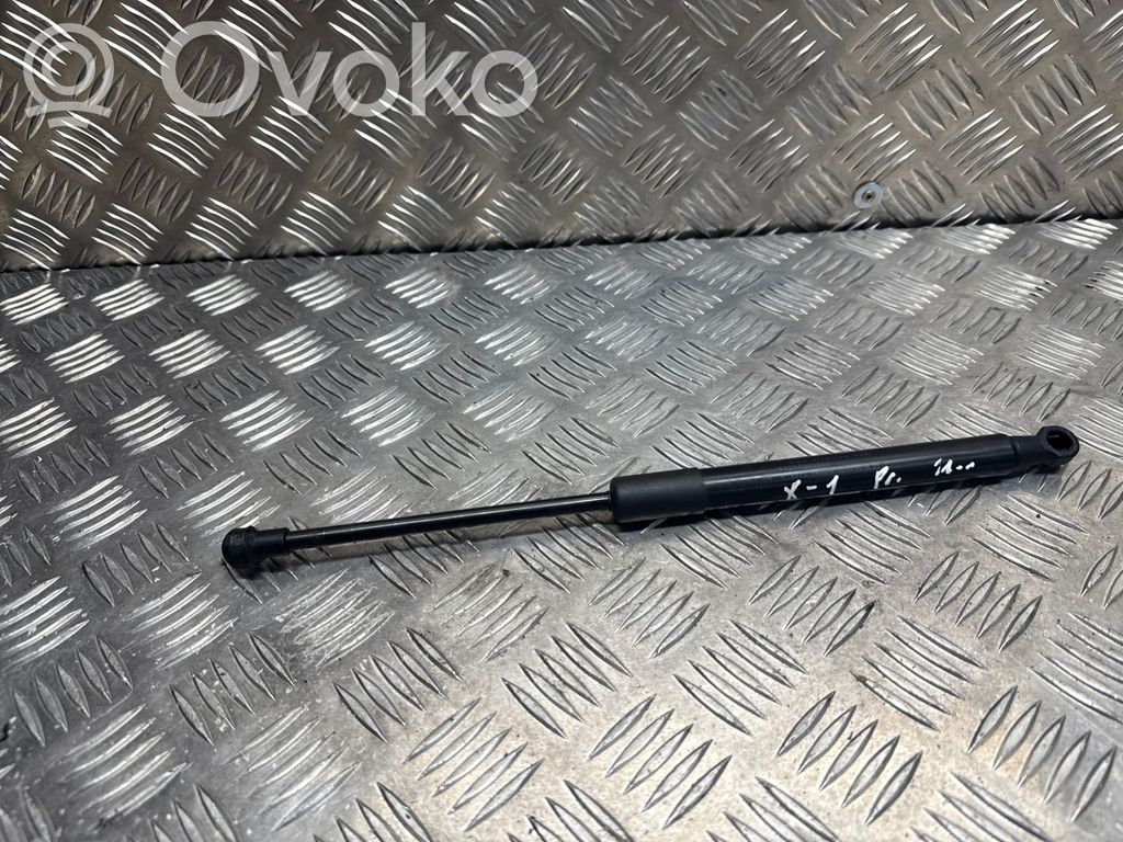 BMW X1 E84 Siłownik maski przedniej 
