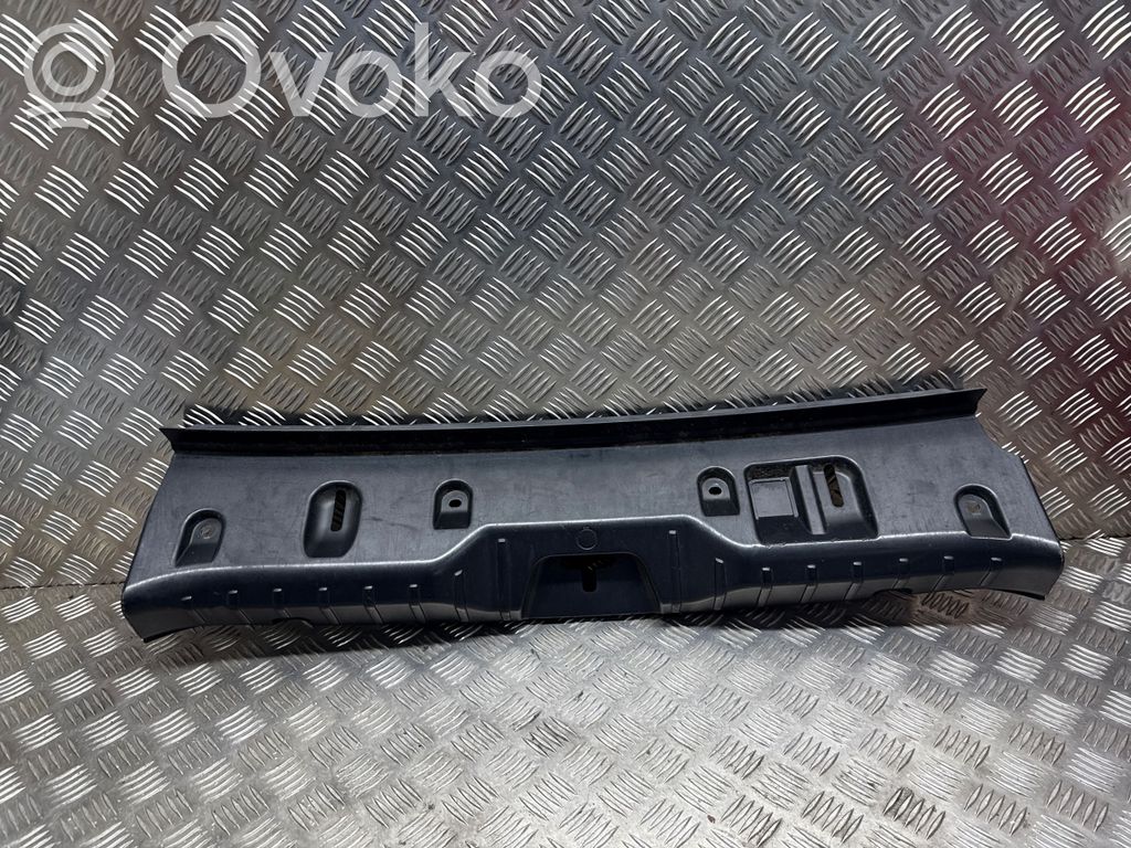 BMW 5 F10 F11 Osłona pasa bagażnika 