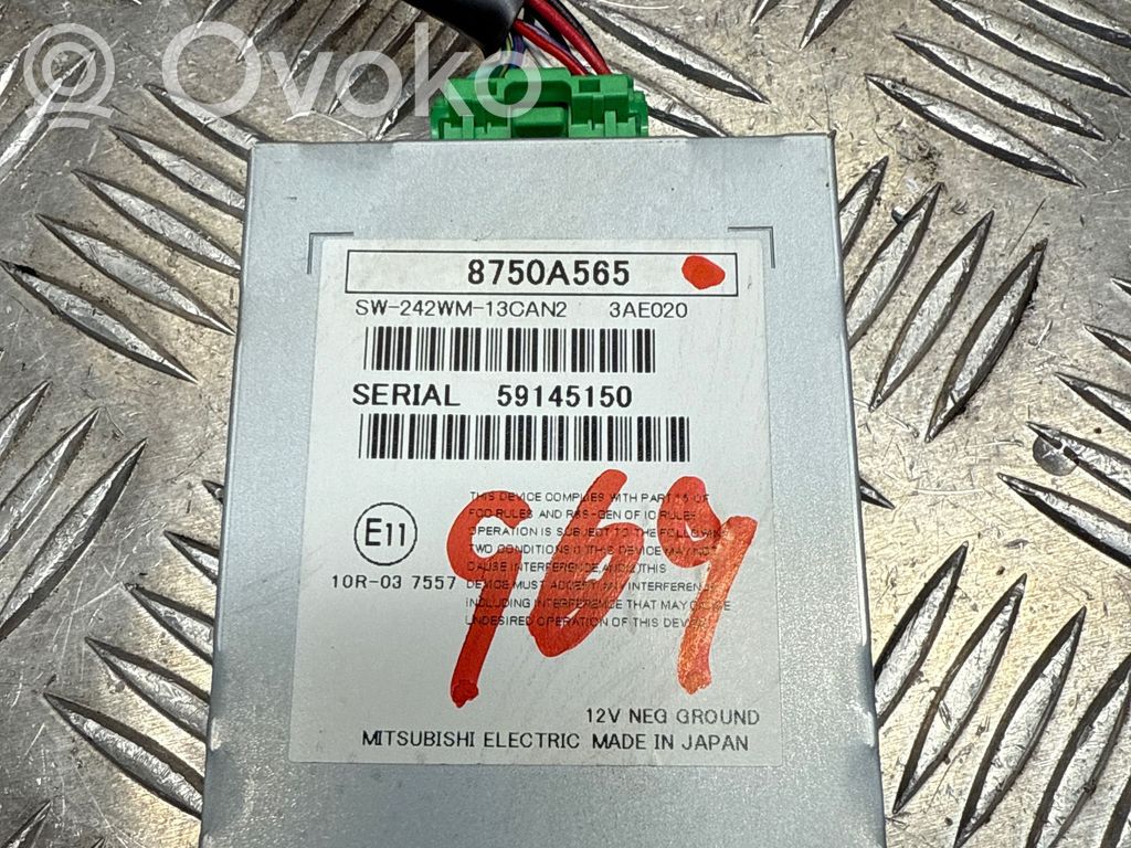 Mitsubishi Outlander GPS navigation control unit/module 