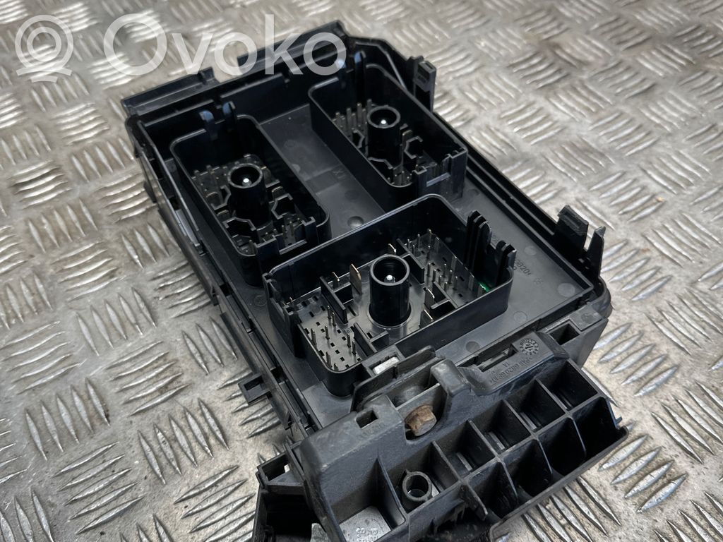 Opel Astra K Fuse module 