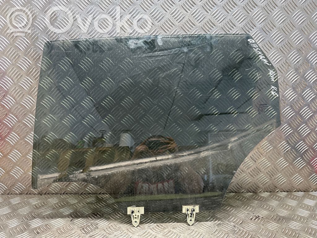 Nissan Qashqai Rear door window glass 
