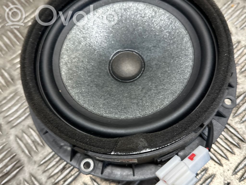 KIA Sorento Altavoz de la puerta delantera 
