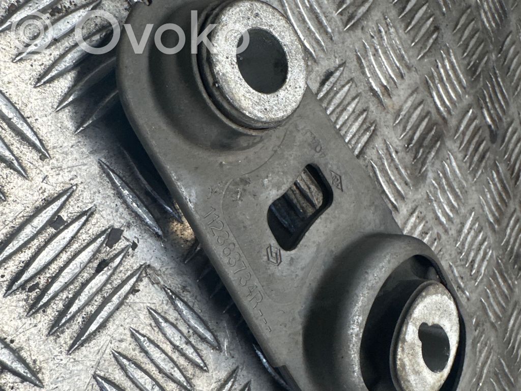 Nissan Qashqai Engine mount bracket 