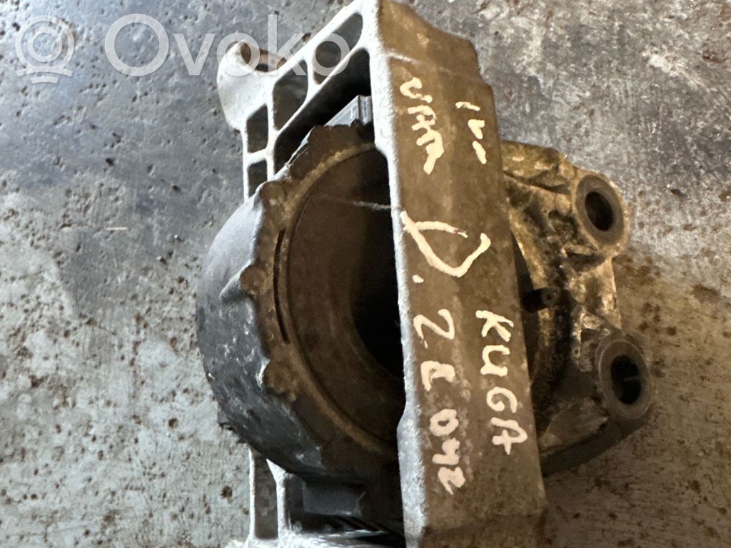 Ford Kuga II Engine mount bracket 