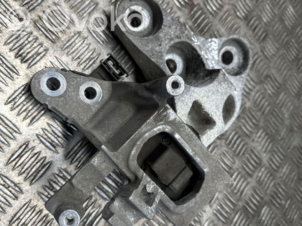 Opel Astra K Engine mount bracket 