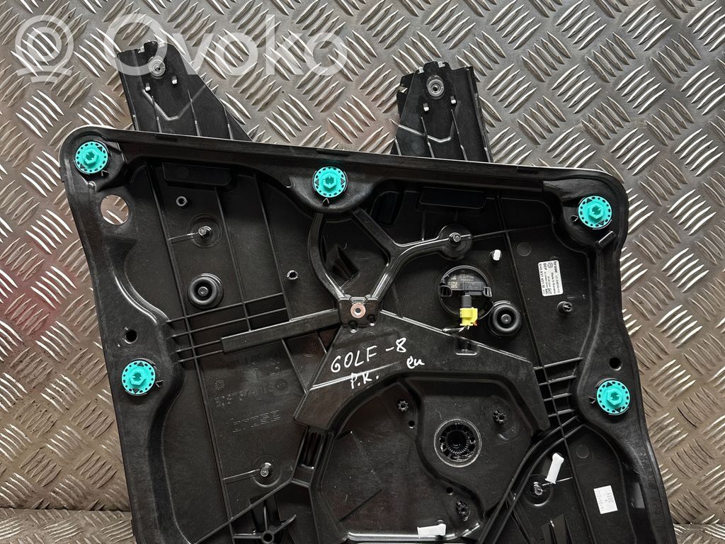 Volkswagen Golf VIII Mechanizm podnoszenia szyby przedniej bez silnika 