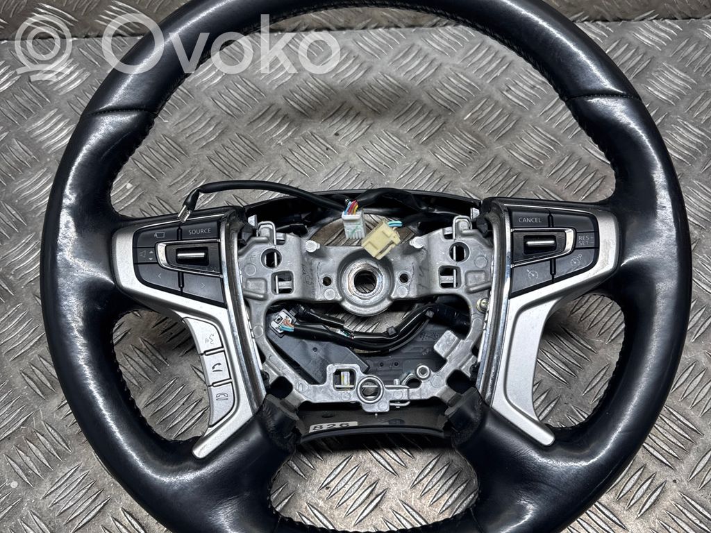Mitsubishi Outlander Stūre 