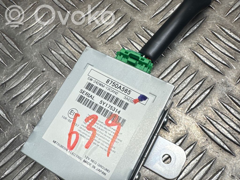Mitsubishi Outlander GPS navigation control unit/module 
