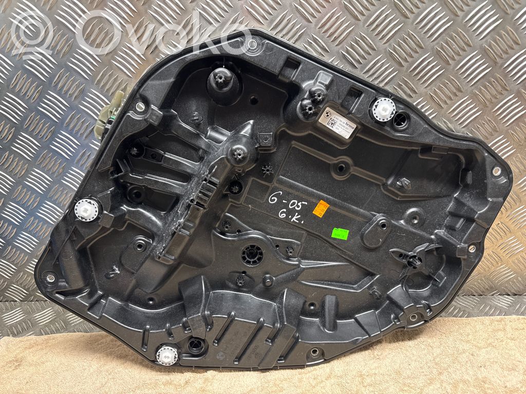 BMW X5 G05 Mechanizm podnoszenia szyby tylnej bez silnika 