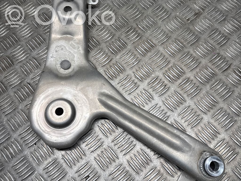 BMW XM Cita virsbūves detaļa 