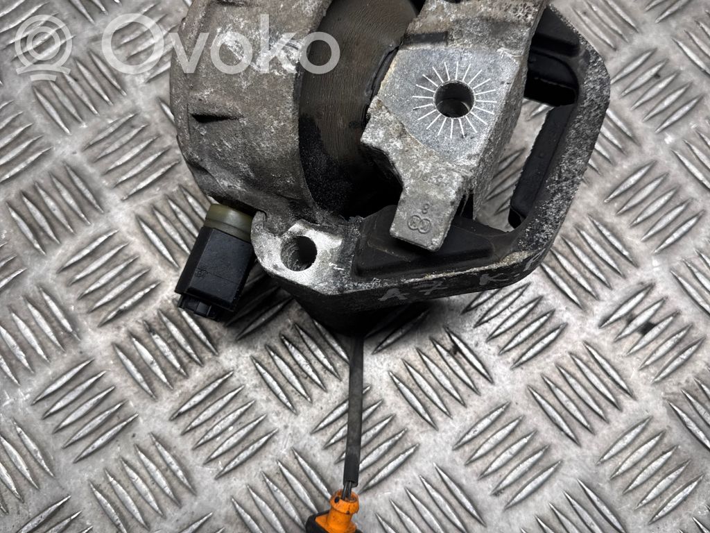 Audi A7 S7 4G Engine mount bracket 
