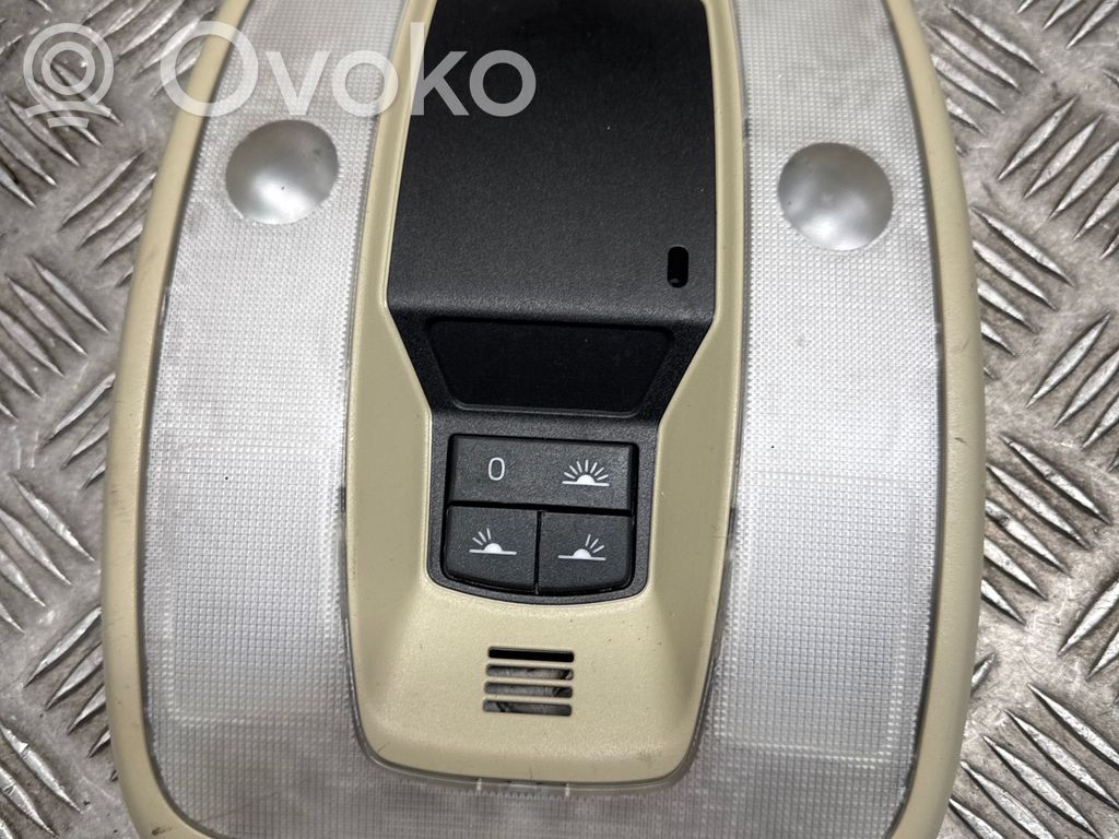 Volvo XC60 Фонарь освещения передних мест 