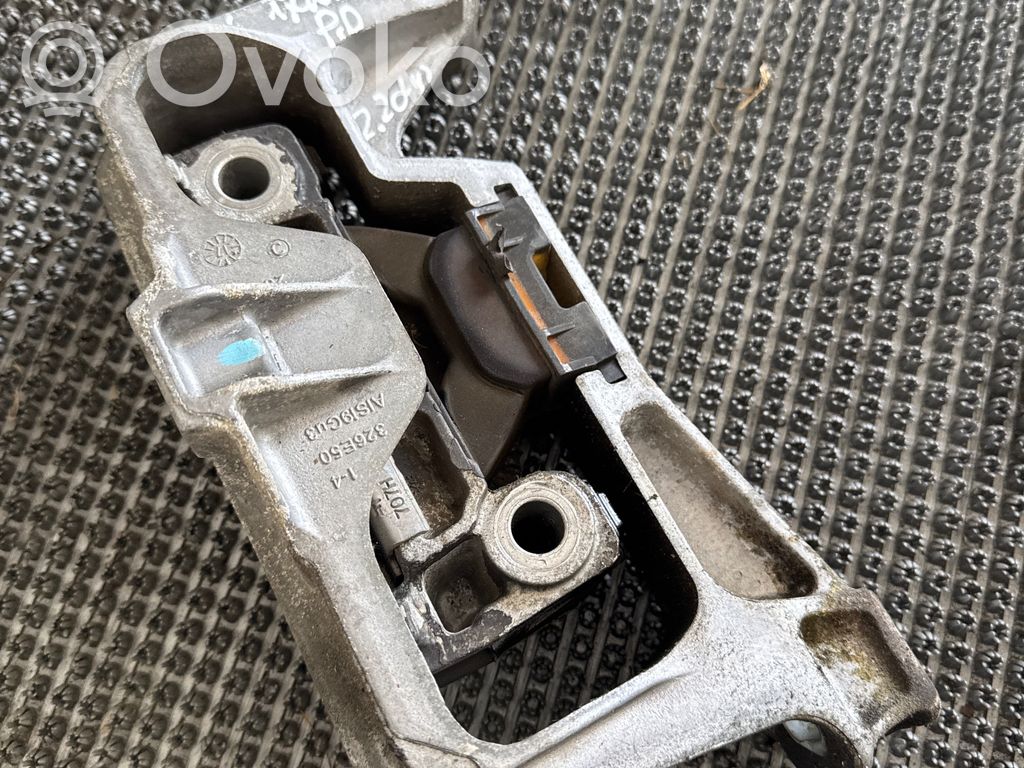Mercedes-Benz A W176 Engine mount bracket 